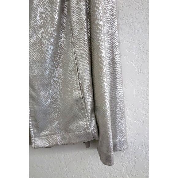 JACKET & MATCHING TANK-CHICO'S-Silver/Gray Snakeskin Like Material-Soft-Size 3/L - Picture 3 of 16